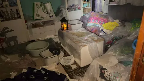 Vecinos de Otero viven una noche de pesadilla: techos que filtran agua y casas inundadas / Cedida
