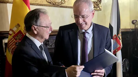 El presidente de la Ciudad junto al secretario de Estado de Hacienda este martes / Laura Ortiz