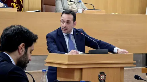 Juan Sergio Redondo, portavoz de VOX, en el Pleno de Presupuestos / Laura Ortiz