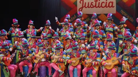 El Coro de Ceuta 'Al L&iacute;o' sobre las tablas del Falla