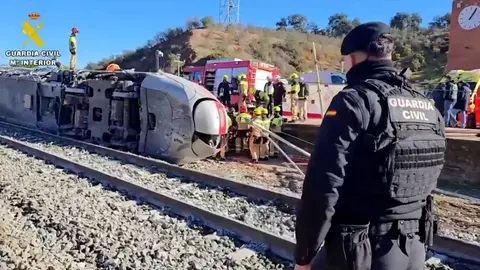 Tr&aacute;gico accidente ferroviario en Adamuz (C&oacute;rdoba) / Imagen distribuida por la Guardia Civil