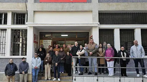 UGT-FeSMC Ceuta guardado un minuto de silencio en la puerta principal de su sede