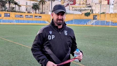 David &Aacute;lvarez Polaco, entrenador del filial de la AD Ceuta FC. Foto: Rafa B&aacute;ez
