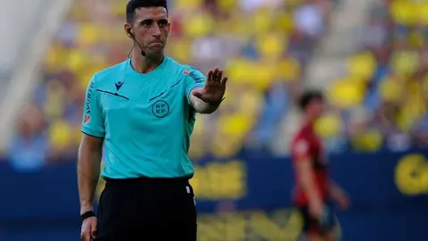 Gorka Etayo Herrera, colegiado designado para el Ceuta - Cultural Leonesa. Foto: LaLiga