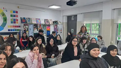 Presentaci&oacute;n de 'Dos de cada tres' en la Escuela de Arte / C&eacute;sar Mart&iacute;n