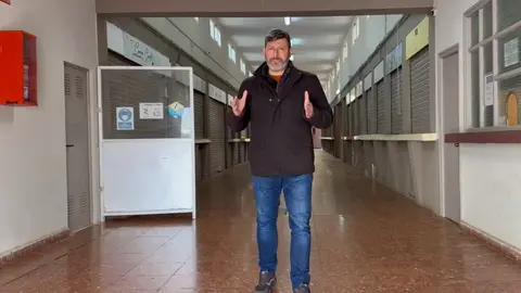 Mohamed Mustafa durante su visita este martes al Mercado del Mixto