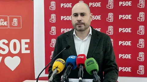 El secretario general del PSOE durante su comparecencia de este martes / Laura Ortiz