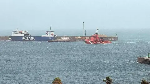 Evacuado a C&aacute;diz un beb&eacute; en un operativo coordinado por INGESA, Guardia Civil y Salvamento Mar&iacute;timo / Salvamento  Mar&iacute;timo