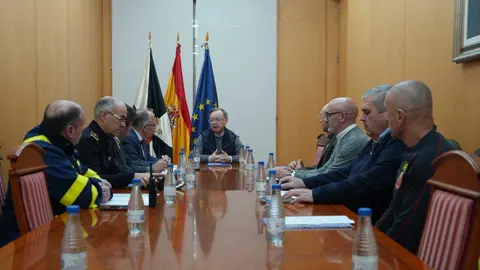 Vivas eval&uacute;a la situaci&oacute;n meteorol&oacute;gica adversa con los servicios de emergencia / Ciudad Aut&oacute;noma