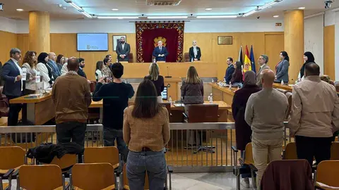  La Asamblea ha guardado un minuto de silencio en recuerdo del Holocausto./Alma Palomino 