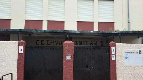 El colegio Valle Incl&aacute;n cerrado durante la jornada de este mi&eacute;rcoles / Laura Ortiz