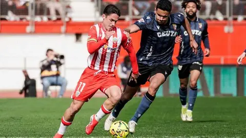 Sergio Arribas durante el encuentro ante la AD Ceuta FC. Foto: La Liga Hypermotion