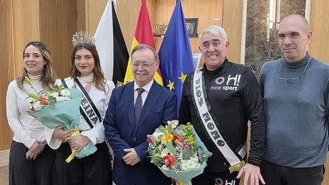 REINA Y MOMO 2026