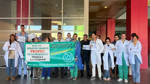 Los m&eacute;dicos del HUCE alzan la voz en el inicio de la huelga: &ldquo;sin m&eacute;dicos no hay sanidad&rdquo; / Alma Palomino