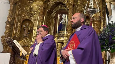 Misa en la Parroquia Santa Maria de &Aacute;frica / Alma Palomino