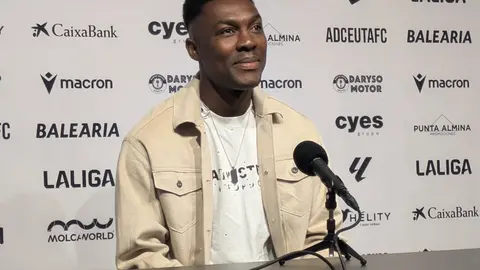 Kon&eacute;, en la sala de prensa del Alfonso Murube. Foto: Rafa B&aacute;ez
