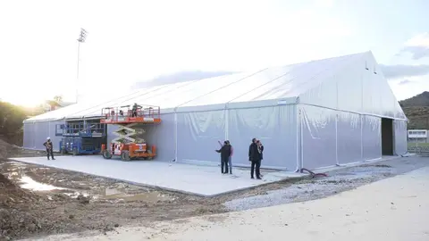 Nuevo pabell&oacute;n de f&uacute;tbol sala en la Pista de Atletismo. Foto: RFFCE