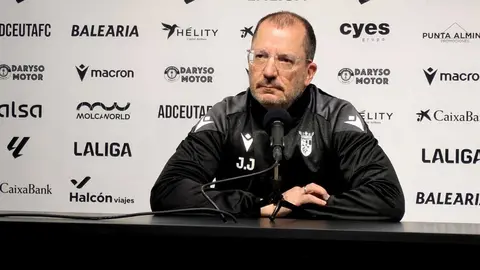 Jos&eacute; Juan Romero en la sala de prensa del Alfonso Murube. Foto: Rafa B&aacute;ez