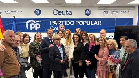 Acto de entrega del premio a la Mujer 10 del Partido Popular a Nazaret Compaz / Alma Palomino