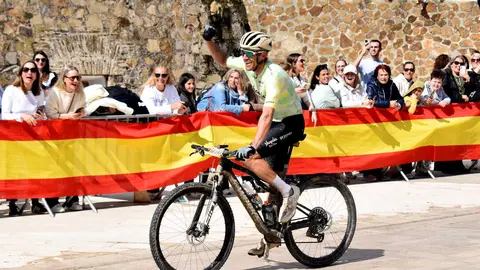 Ganador masculino en la prueba MTB de la Cuna de la Legi&oacute;n. Foto: Rafa B&aacute;ez
