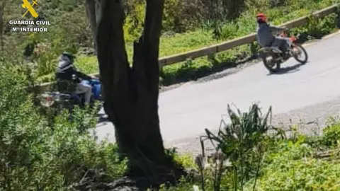 Persecuci&oacute;n en Garc&iacute;a Aldave: varios motoristas intentan escapar de la Guardia Civil