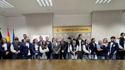 El delegado del Gobierno y el director provincial de Educaci&oacute;n han recibido a los alumnos participantes en los SpainSkills / Laura Ortiz