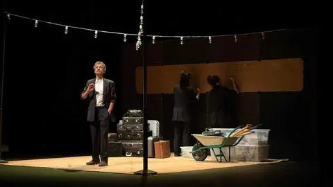 Lorca cobra vida en el Revell&iacute;n: 400 alumnos descubren al poeta a trav&eacute;s del teatro / Alma Palomino