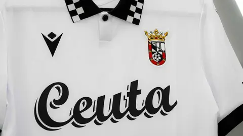 Camiseta Retro de la AD Ceuta FC. Foto: Zaki