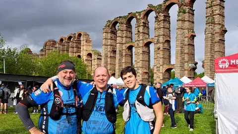 FotoJeEl tr&iacute;o de 'Anyera Ceuta' conquista las 'Millas Romanas'
