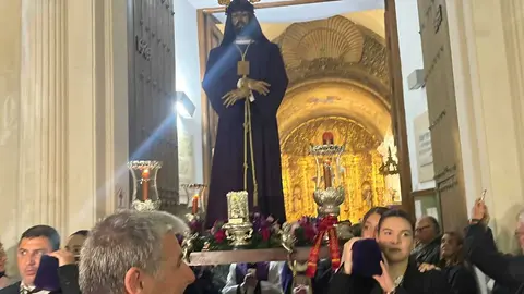  Vía Crucis en el viernes de Dolores. 