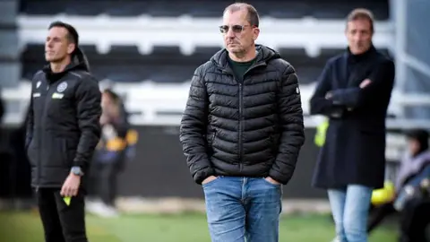 Jos&eacute; Juan Romero durante el encuentro entre el Burgos y la AD Ceuta FC