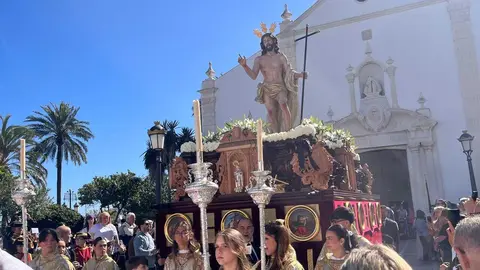  El Resucitado procesiona en el Domingo de Resurrecci&oacute;n para poner el cierre a la Semana Santa 