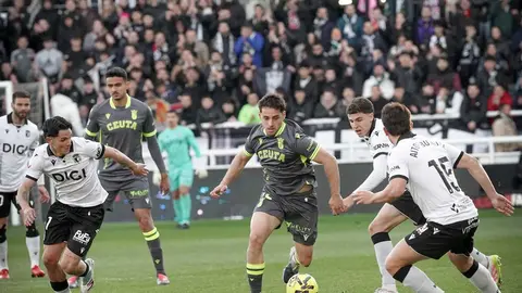 Marino Illescas sobre el c&eacute;sped de El Plant&iacute;o. Foto: AD Ceuta FC / Zaki.