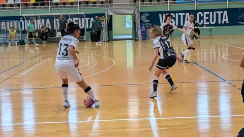 Partido entre la AD Ceuta FC y el MRB M&oacute;stoles de Primera Iberdrola.