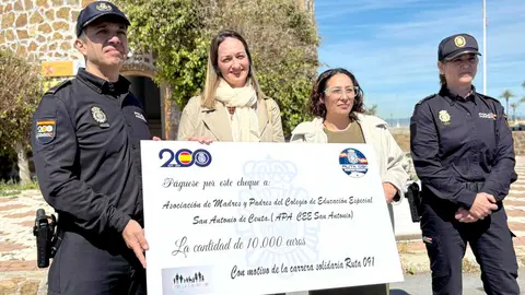La Polic&iacute;a Nacional entrega 10.000 euros recaudados en la Ruta 091 al AMPA del Colegio San Antonio 
