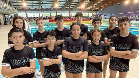 Gran actuaci&oacute;n de los j&oacute;venes nadadores caballas en Los Barrios