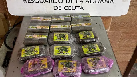 La droga intervenida durante la actuaci&oacute;n de la Guardia Civil / Guardia Civil