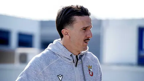 Salvi S&aacute;nchez durante el inicio del viaje del Ceuta a Gij&oacute;n. Foto: AD Ceuta FC