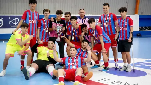 El Puerto Atl&eacute;tico derrota al Sporting y se lleva la Liga Juvenil de f&uacute;tbol sala  (2)