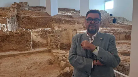 Manuel Jes&uacute;s Parodi / C&eacute;sar Mart&iacute;n