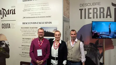 Visita de la Casa de Ceuta en Melilla al Stand de Ceuta en Expovacaciones