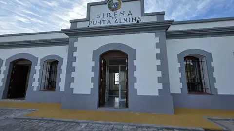 Sirena de Punta Almina / Laura Ortiz