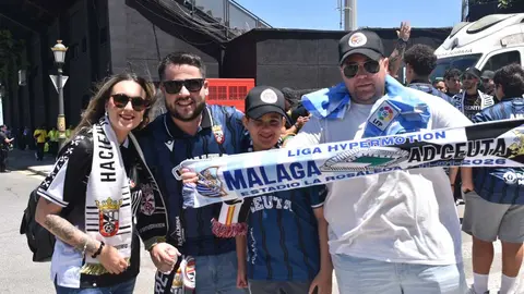 Aficionados de la AD Ceuta FC en el Alfonso Murube. Foto: Rafa B&aacute;ez