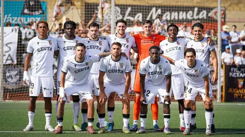 Once inicial del filial de la AD Ceuta FC en el Miguel Rom&aacute;n de Dos Hermanas
