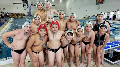 Equipo del Cub Nataci&oacute;n Caballa alev&iacute;n 