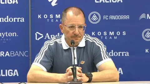 Jos&eacute; Juan Romero en la sala de prensa del Estadi de la FAF.