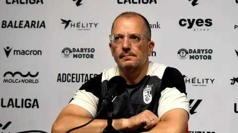 Jos&eacute; Juan Romero en la sala de prensa del Murube 