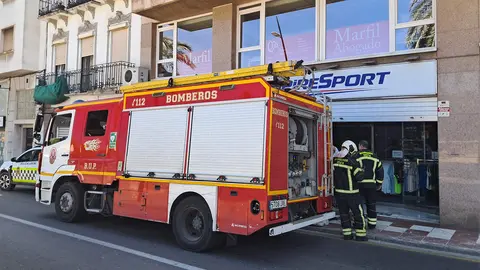 Incendio leve en La Marina / C&eacute;sar Mart&iacute;n