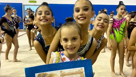 El Club R&iacute;tmica Ceuta cierra el mes de mayo con nueve medallas en el XV Torneo Kandela de C&aacute;diz  (1)