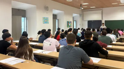 370 ceut&iacute;es inician la Selectividad este martes / Alma Palomino